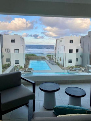 East Coast Beachfront Luxury - Eastern Blue Apartments, Poste Lafayette